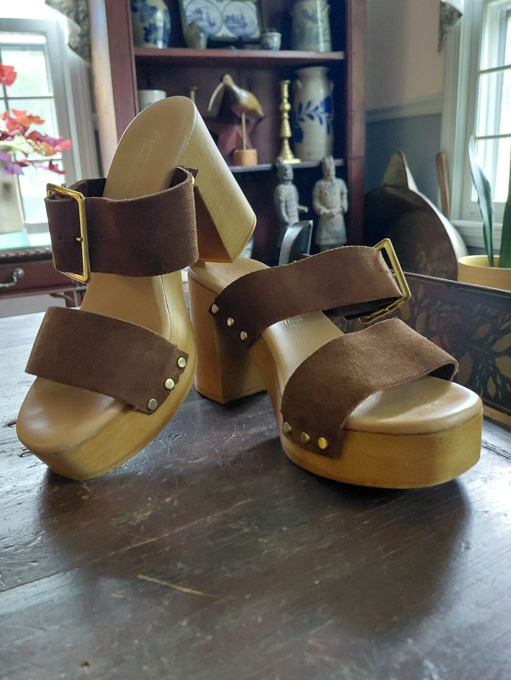 Avellini made in Italy brown leather gold buckle platform sandals EU 37 Womens 7